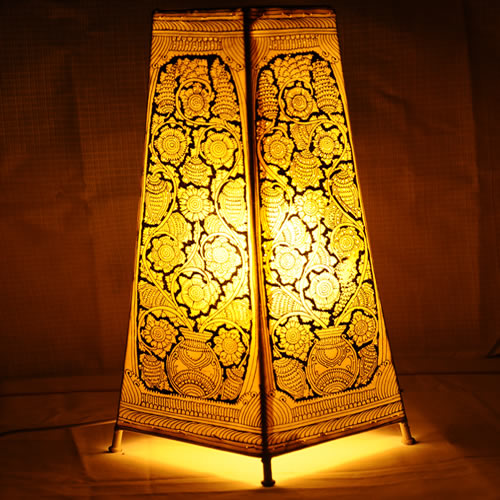Details about   Original Indian Handicraft Mahabharata Theme Leather Puppetry Floor Table Lamp